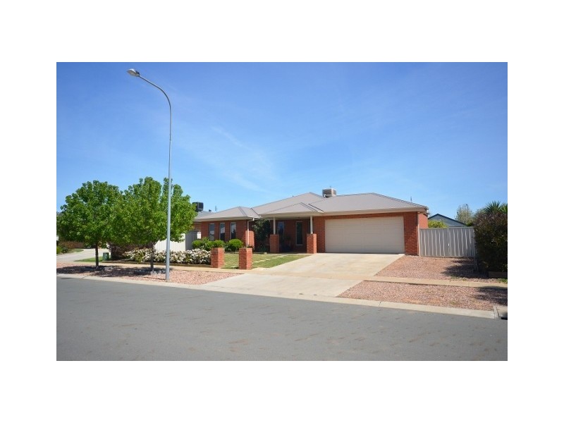 72 Shetland Drive, Moama NSW 2731