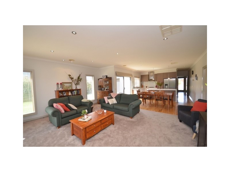 21 Forfar Drive, Moama NSW 2731