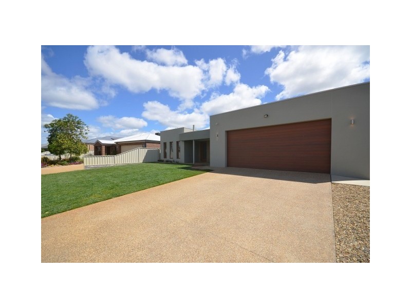 21 Forfar Drive, Moama NSW 2731