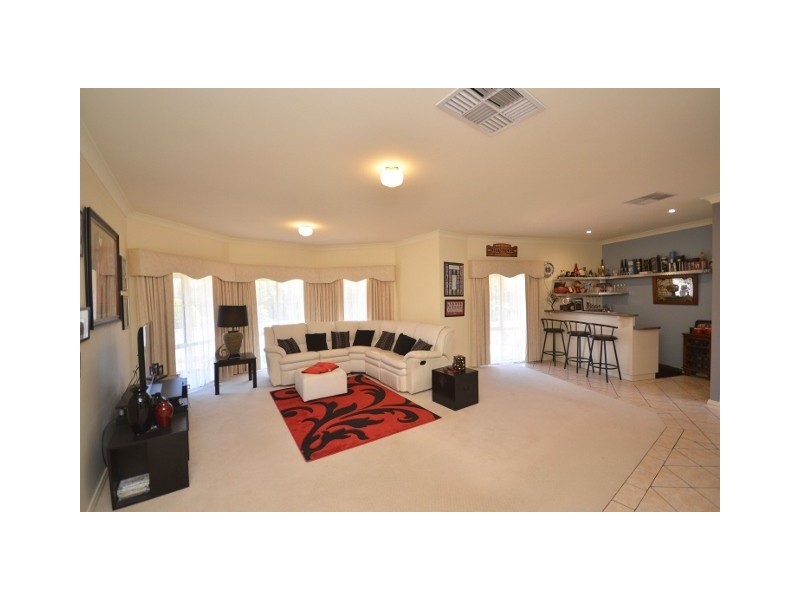 17 Village Court, Echuca VIC 3564