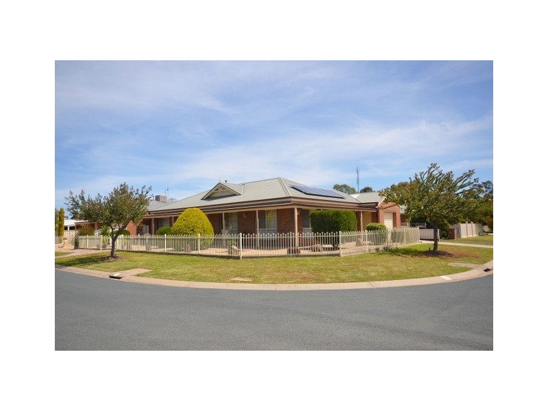 1/1 Emma Court, Echuca VIC 3564