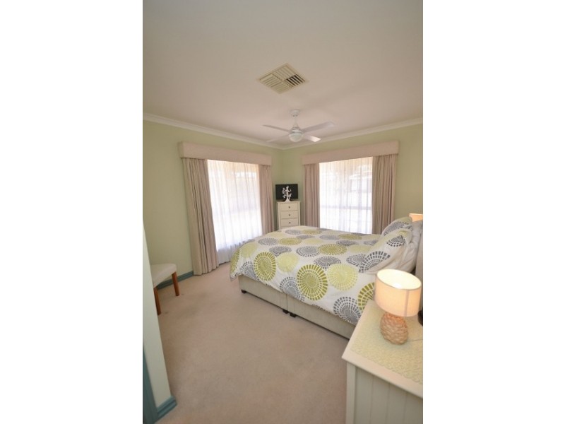 1/1 Emma Court, Echuca VIC 3564