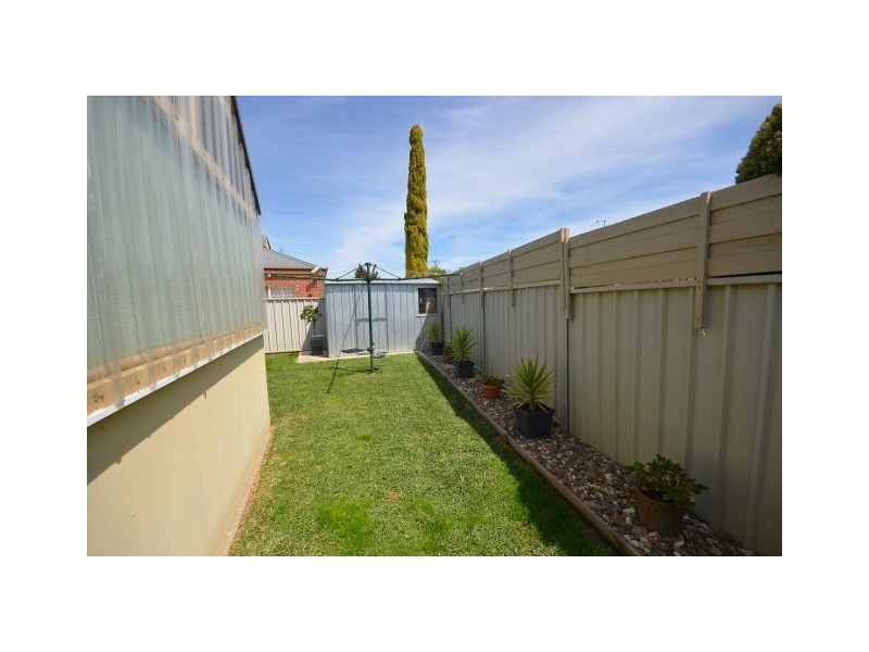 1/1 Emma Court, Echuca VIC 3564