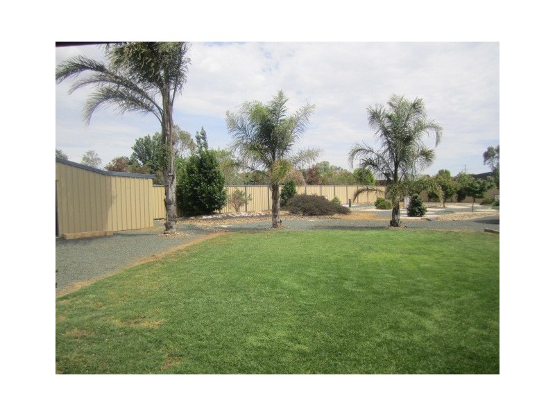 8 Tasman Court, Echuca VIC 3564