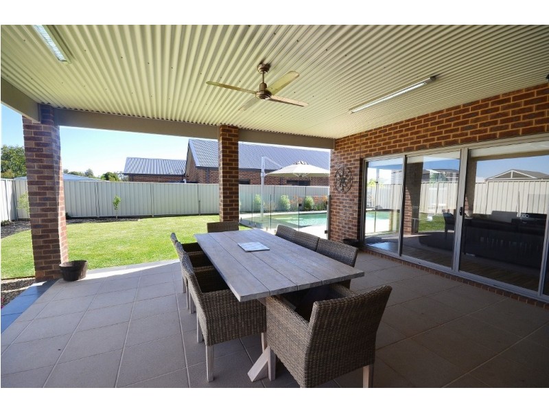 9 Healey Court, Moama NSW 2731