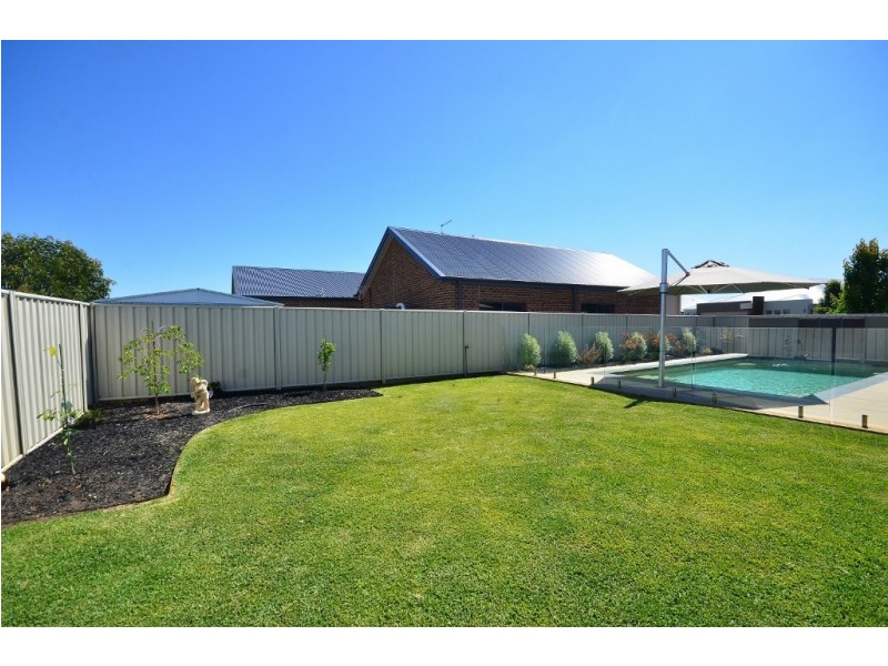 9 Healey Court, Moama NSW 2731