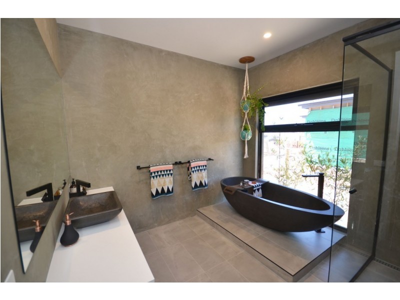 14 Bottlebrush Drive, Moama NSW 2731