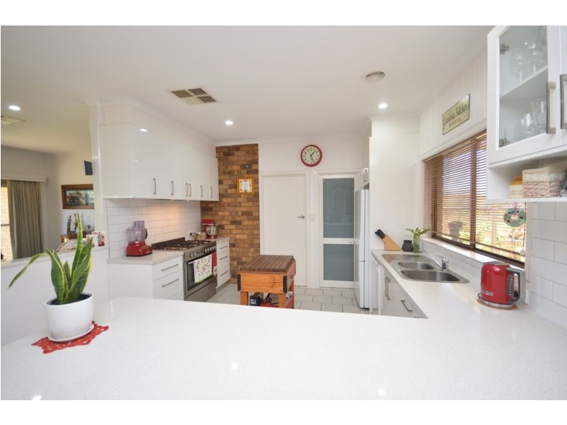 49 Ogilvie Avenue, Echuca VIC 3564