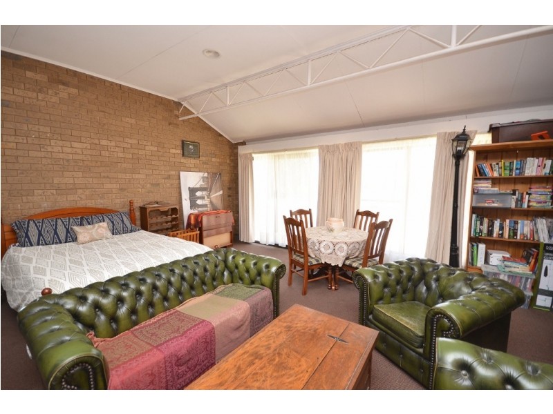 49 Ogilvie Avenue, Echuca VIC 3564