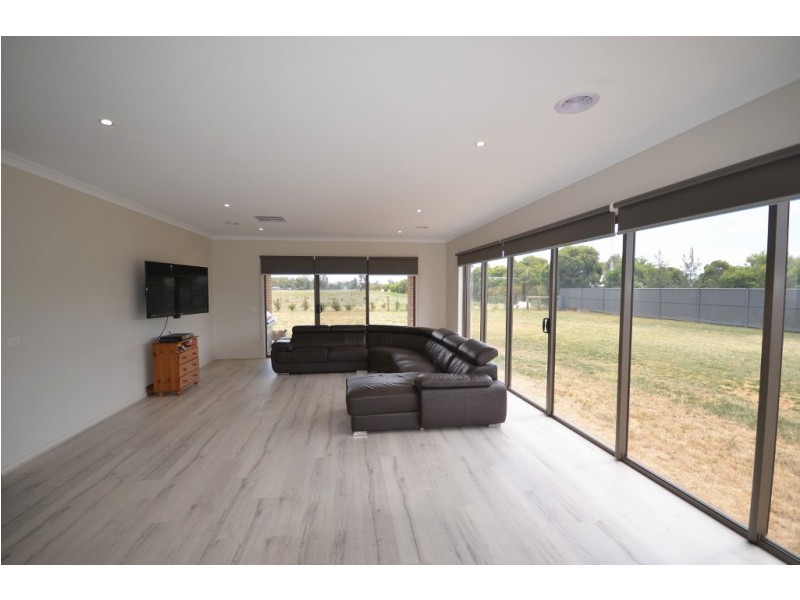 18 Winbi Avenue, Moama NSW 2731