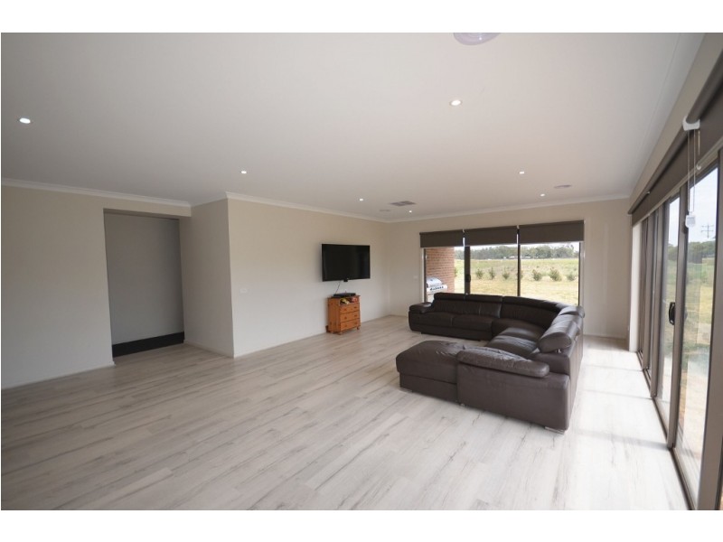 18 Winbi Avenue, Moama NSW 2731