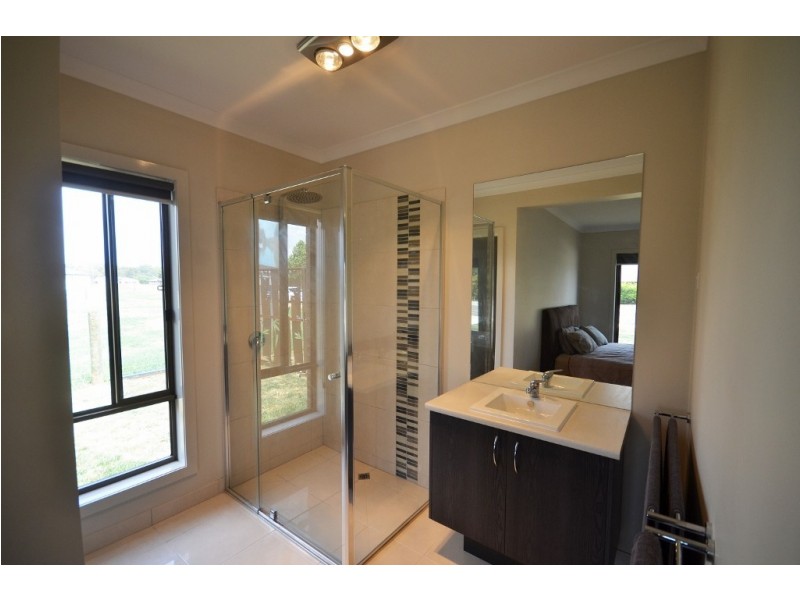 18 Winbi Avenue, Moama NSW 2731