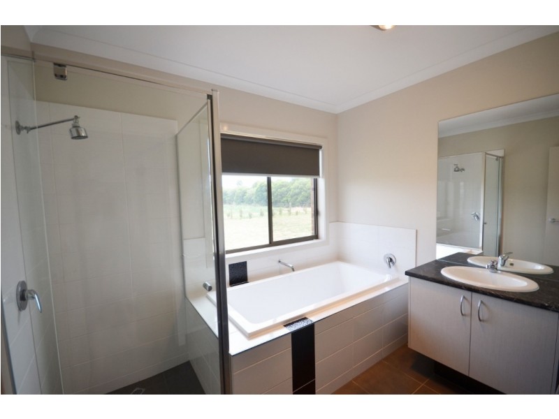 18 Winbi Avenue, Moama NSW 2731