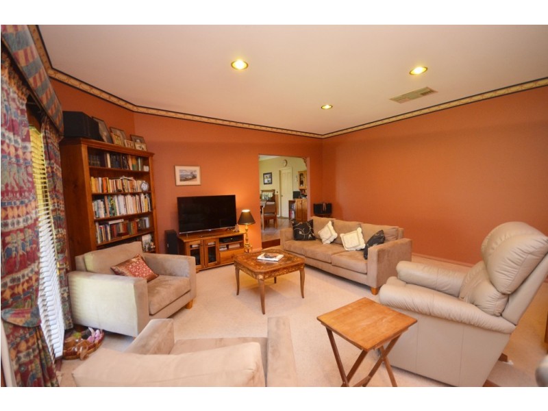 15 McLaren Drive, Moama NSW 2731