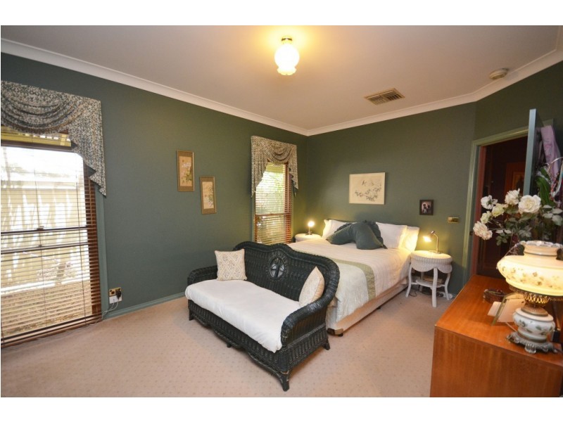 15 McLaren Drive, Moama NSW 2731