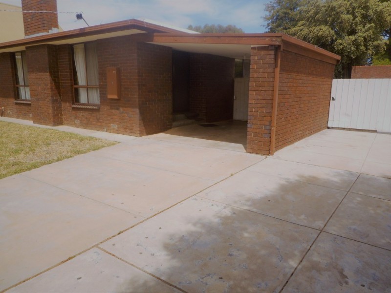 73 Pakenham Street, Echuca VIC 3564