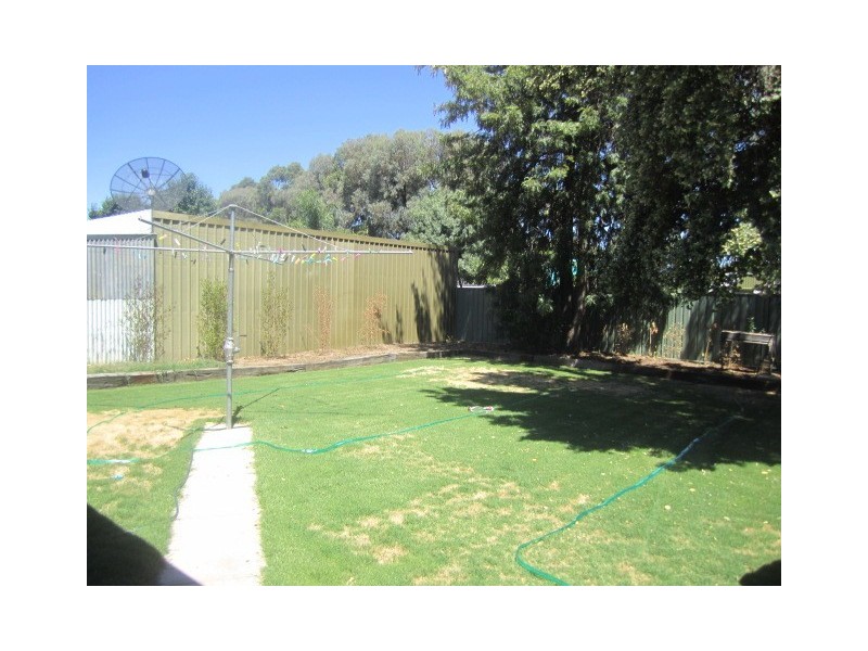 73 Pakenham Street, Echuca VIC 3564
