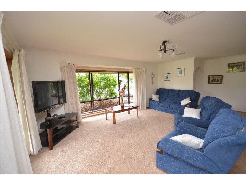 11 Pevensey Place, Echuca VIC 3564