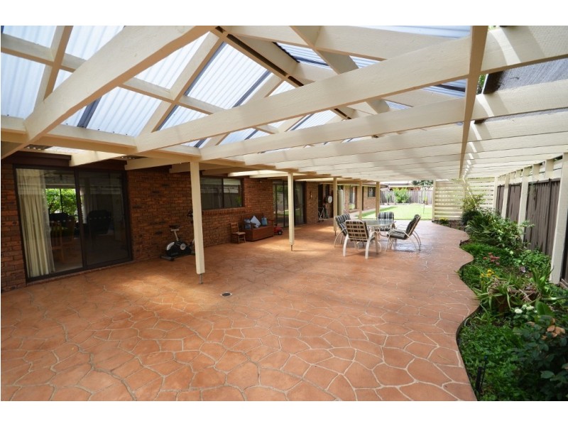 11 Pevensey Place, Echuca VIC 3564