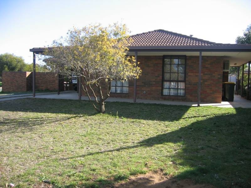 14 Lawson Drive, Moama NSW 2731