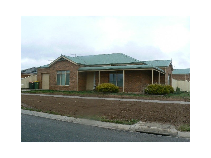27 Bennett Crt, Echuca VIC 3564