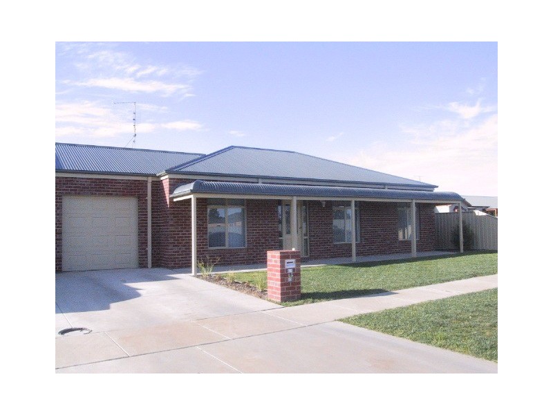 2/33 Grange Crt, Echuca VIC 3564