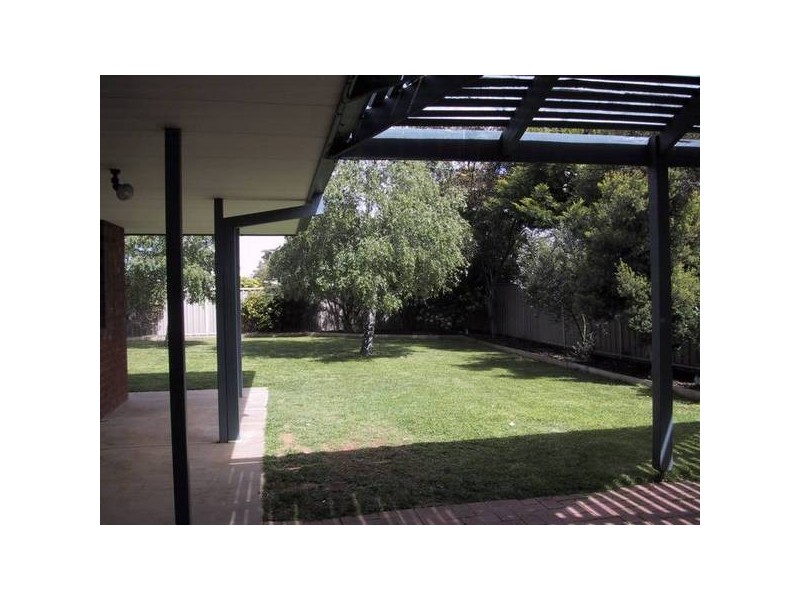 6 Kooyong Crt, Echuca VIC 3564