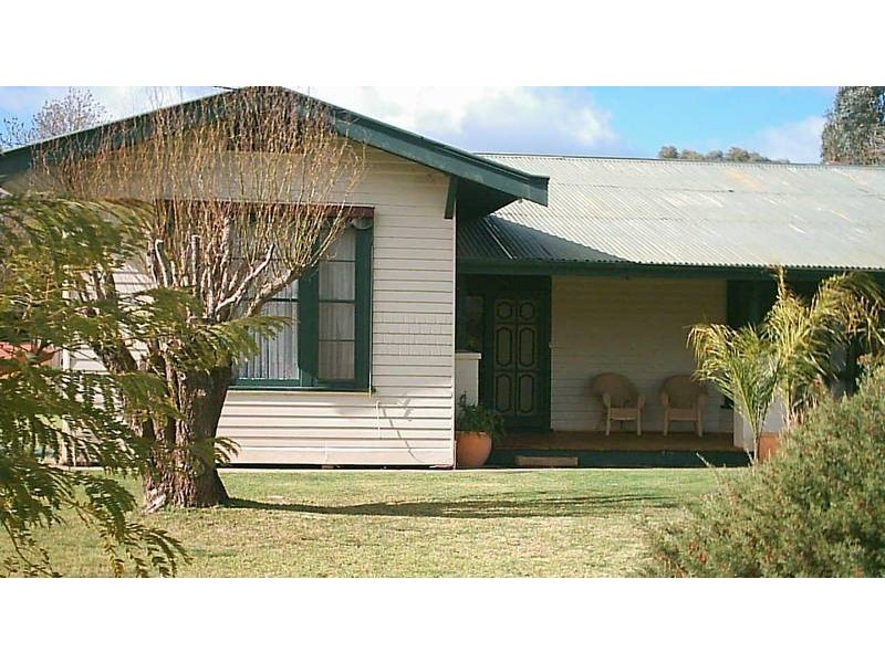 4 Livingstone Street, Mathoura NSW 2710