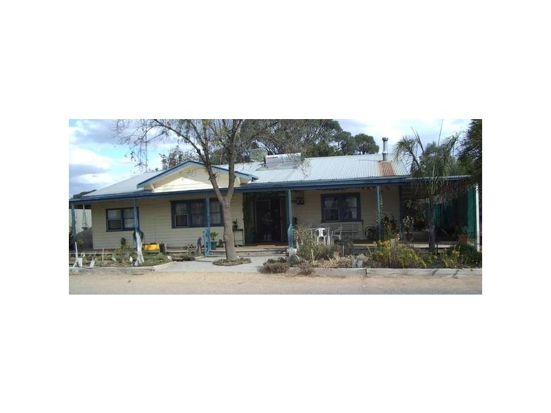 16 Moor Street, Barmah VIC 3639