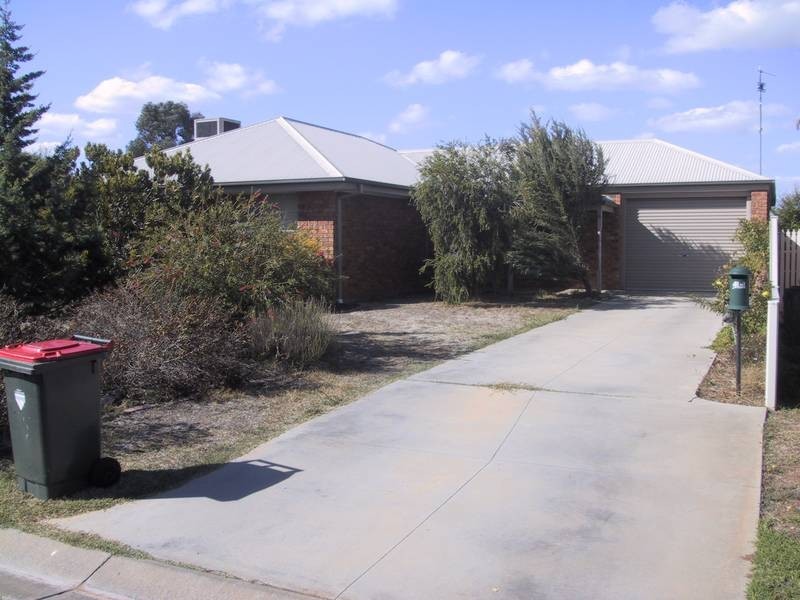 16 Rob Roy Crt, Echuca VIC 3564