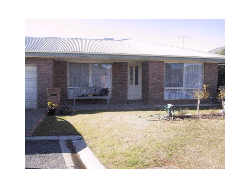 7 John Close, Echuca VIC 3564