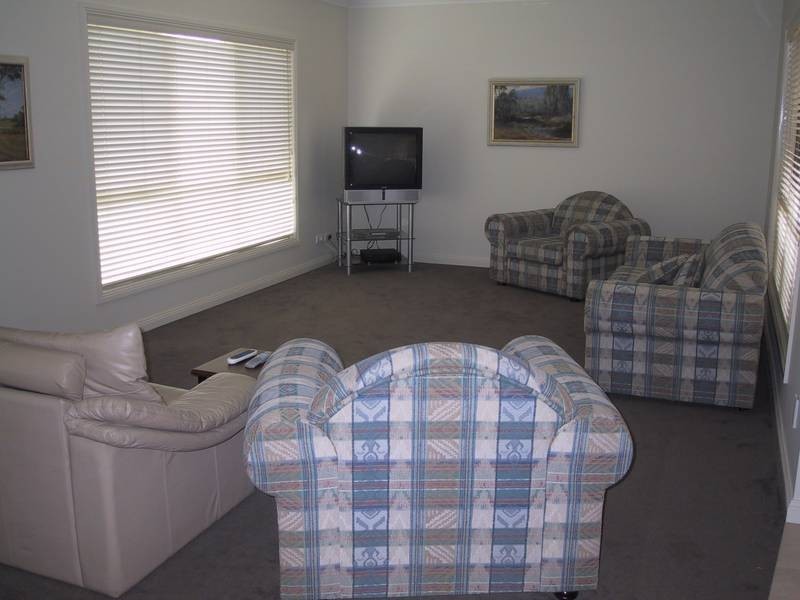 9 Kingfisher Dve West, Moama NSW 2731