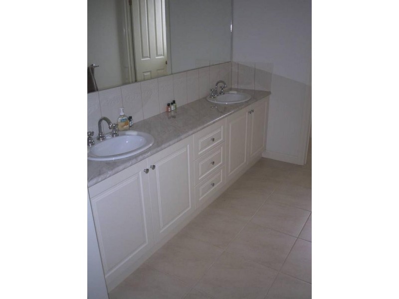 9 Kingfisher Dve West, Moama NSW 2731