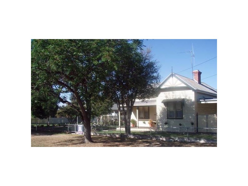15 Livingstone Street, Mathoura NSW 2710