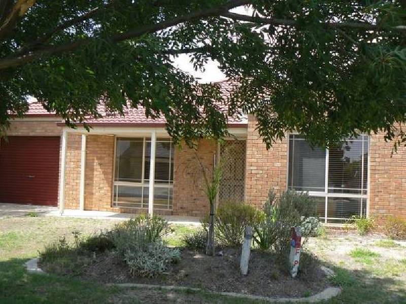 2/1 Cox Place, Echuca VIC 3564