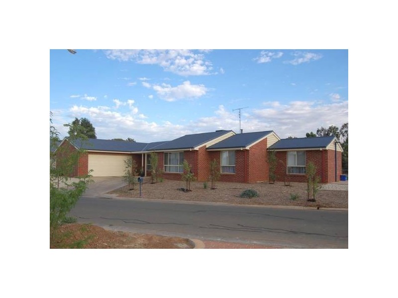 14 Kingfisher Drive West, Moama NSW 2731