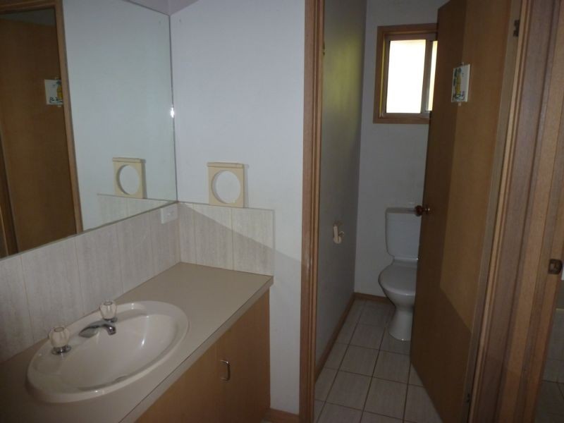 4 Adelaide Crs, Echuca VIC 3564