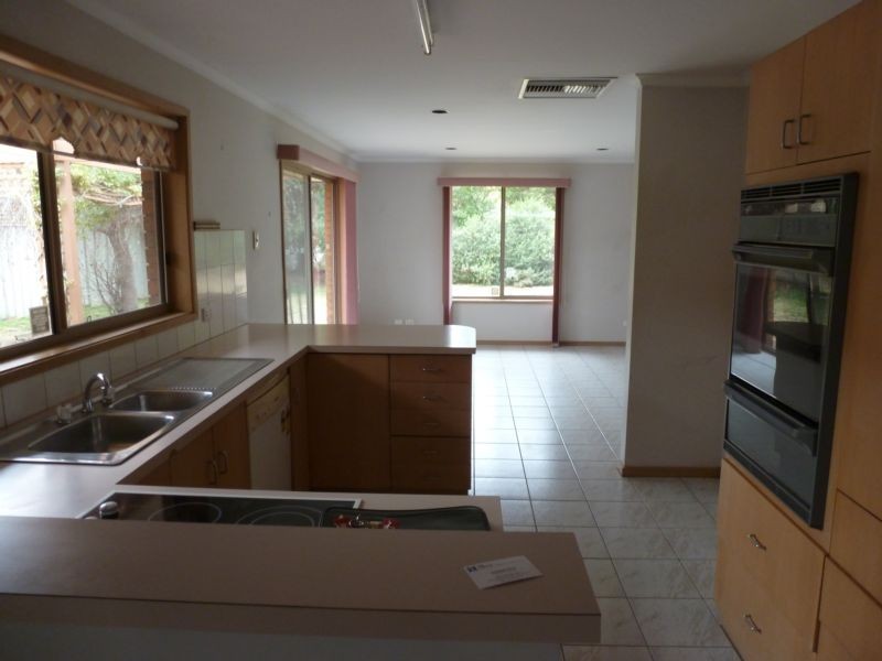 4 Adelaide Crs, Echuca VIC 3564