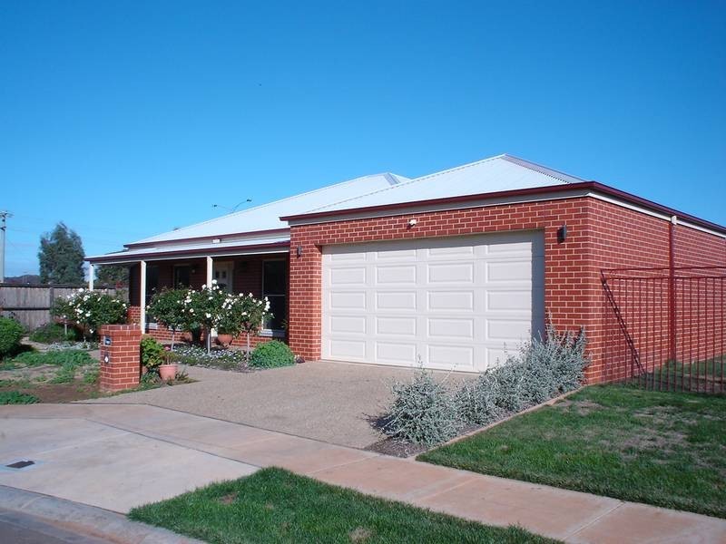 12 Willicent Terrace, Echuca VIC 3564