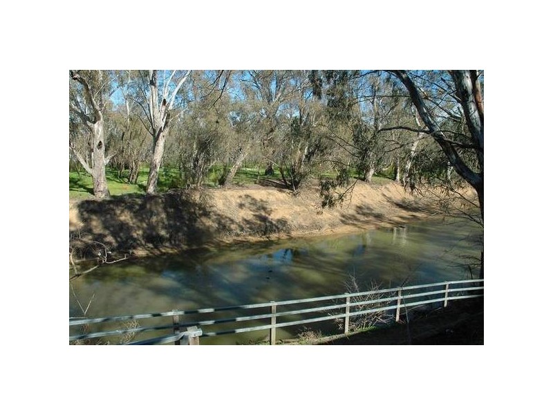 High Street, Echuca VIC 3564