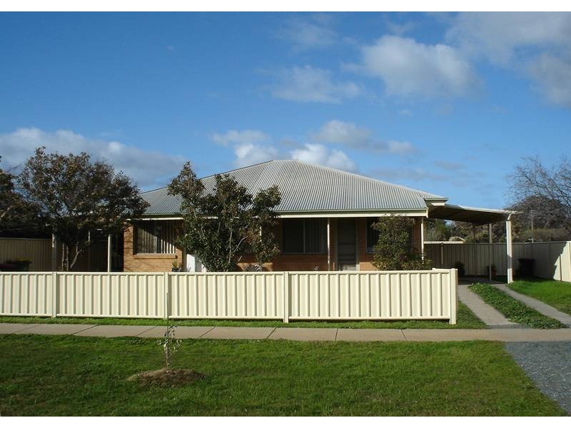 1 & 2/30 Hovell Street, Echuca VIC 3564