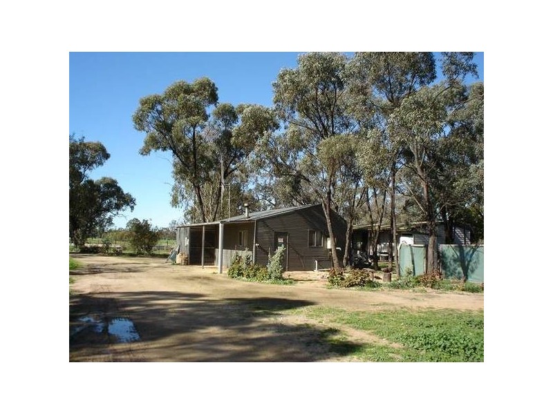 32 Moor Street, Barmah VIC 3639