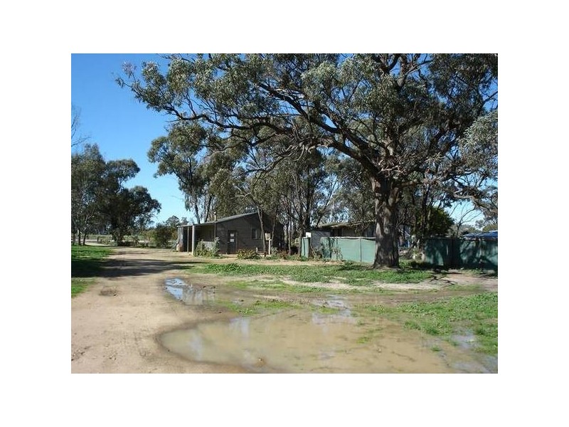 32 Moor Street, Barmah VIC 3639