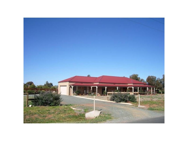 275 Mary Ann Rd, Echuca VIC 3564