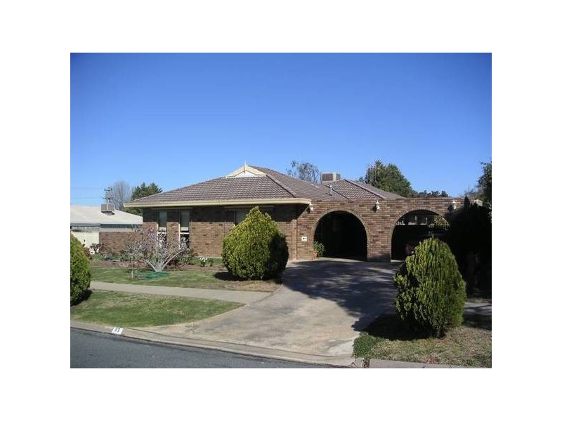 33 Hillview Avenue, Moama NSW 2731