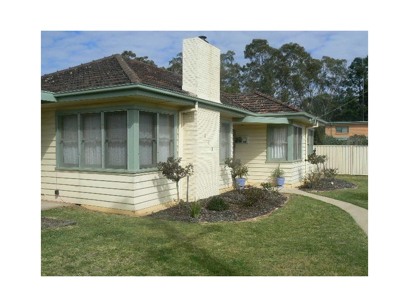 303 Ogilvie Avenue, Echuca VIC 3564