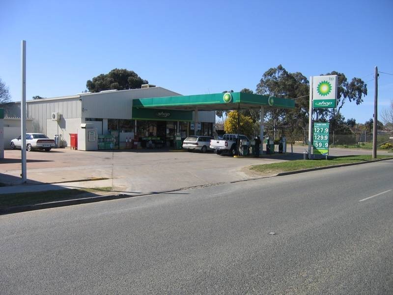 368 – 372 Ogilvie Ave, Echuca VIC 3564