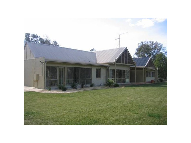 2040 Perricoota Road, Moama NSW 2731