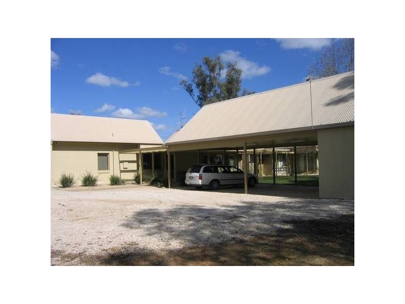 2040 Perricoota Road, Moama NSW 2731