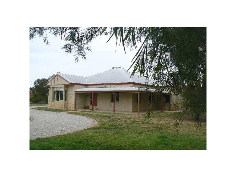 52 Schoeffel Drive, Echuca VIC 3564